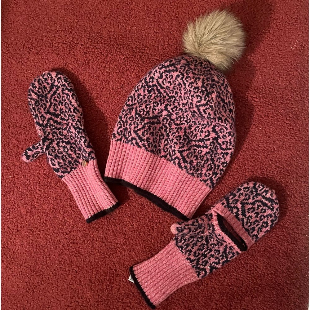 Juicy Couture Snow Leopard Hat and Mitten Set